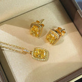 Boucles d’oreilles puces en diamant jaune K taille Asscher de luxe  