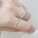 Two-Tone Scalloped Lace Fine Band Ring