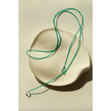 Collier long perlé en cristal coloré