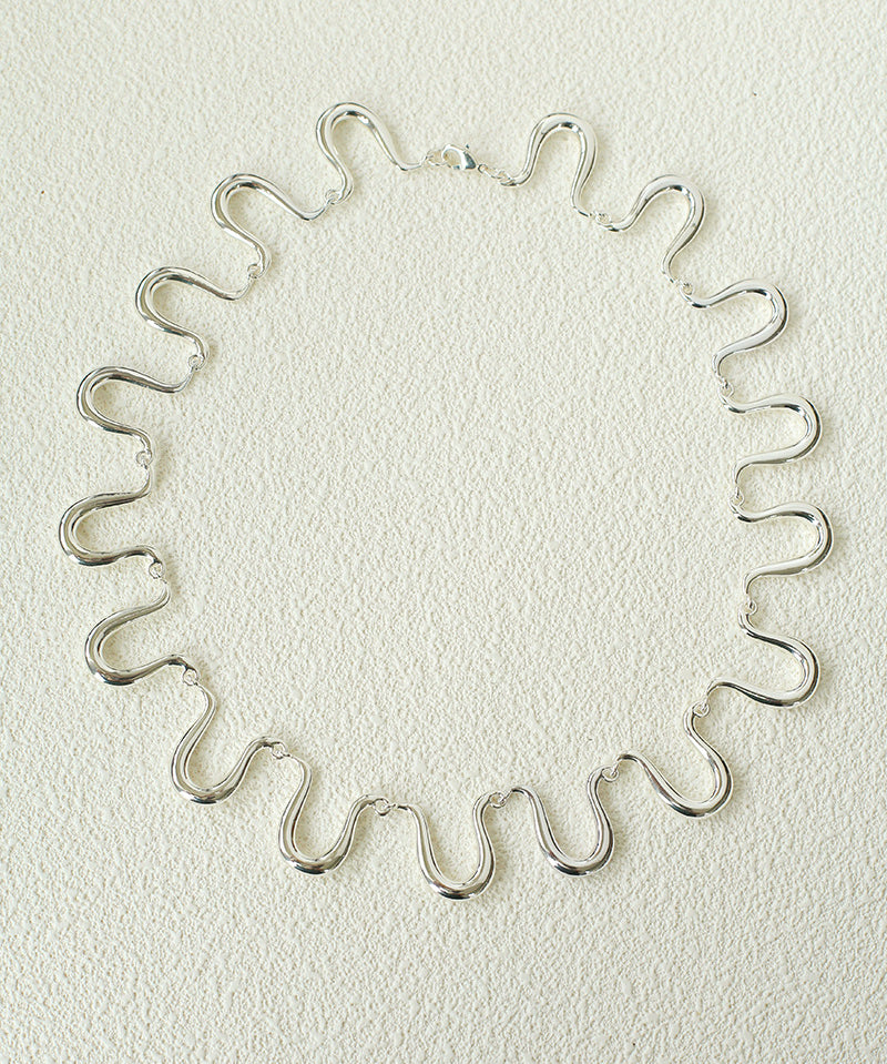 Flowing Wavy Lines U-Shaped Metal Layering Necklace