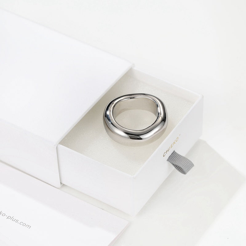 Minimal High-Polish Classic Band Ring