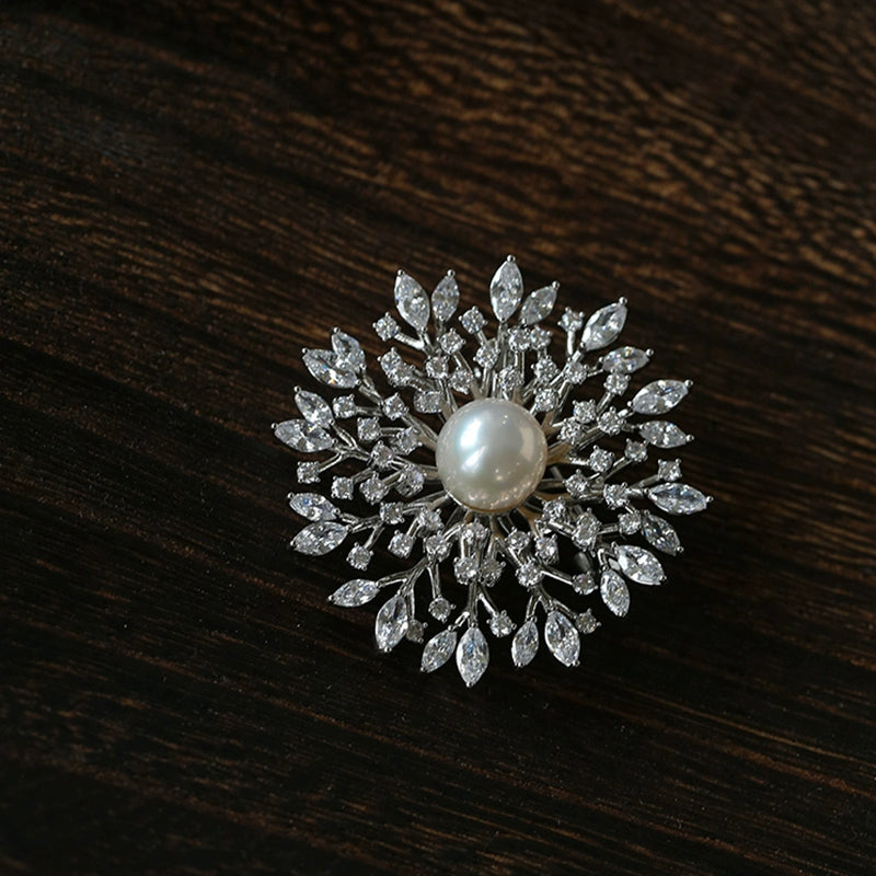 Vintage Elegant Natural Pearl Gourd Flower Brooch
