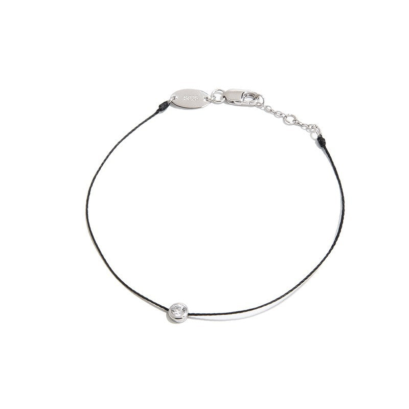 Minimalist Red String Single-Cubic Zirconia Bracelet