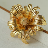 French Vintage Sculpted Daisy Brooch