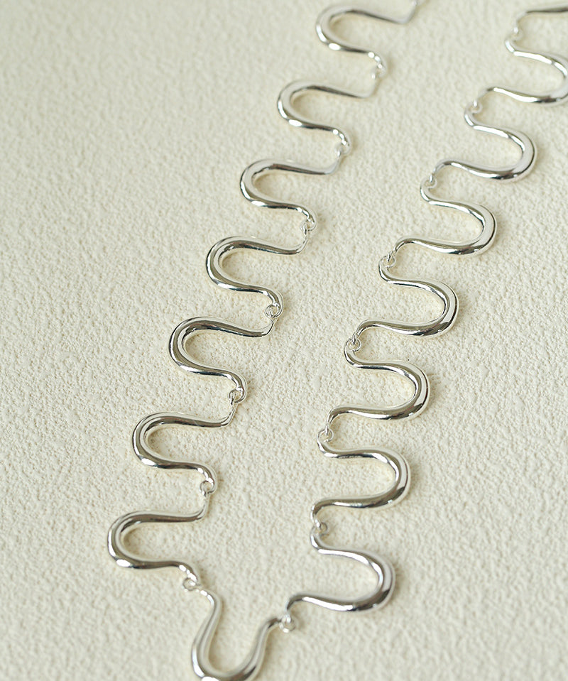 Flowing Wavy Lines U-Shaped Metal Layering Necklace