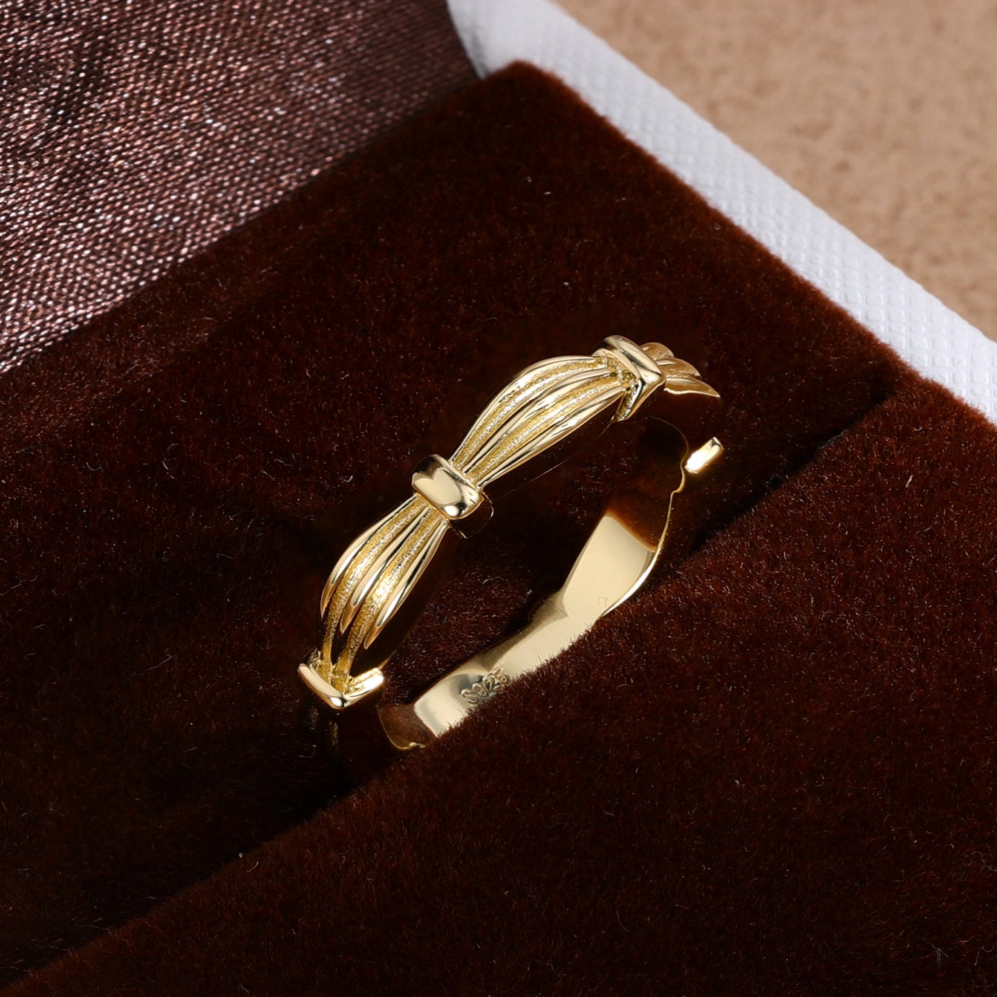 Sculpted ribbon wrap ring - side profile