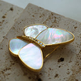 Broche Papillon Élégante en Nacre Blanche