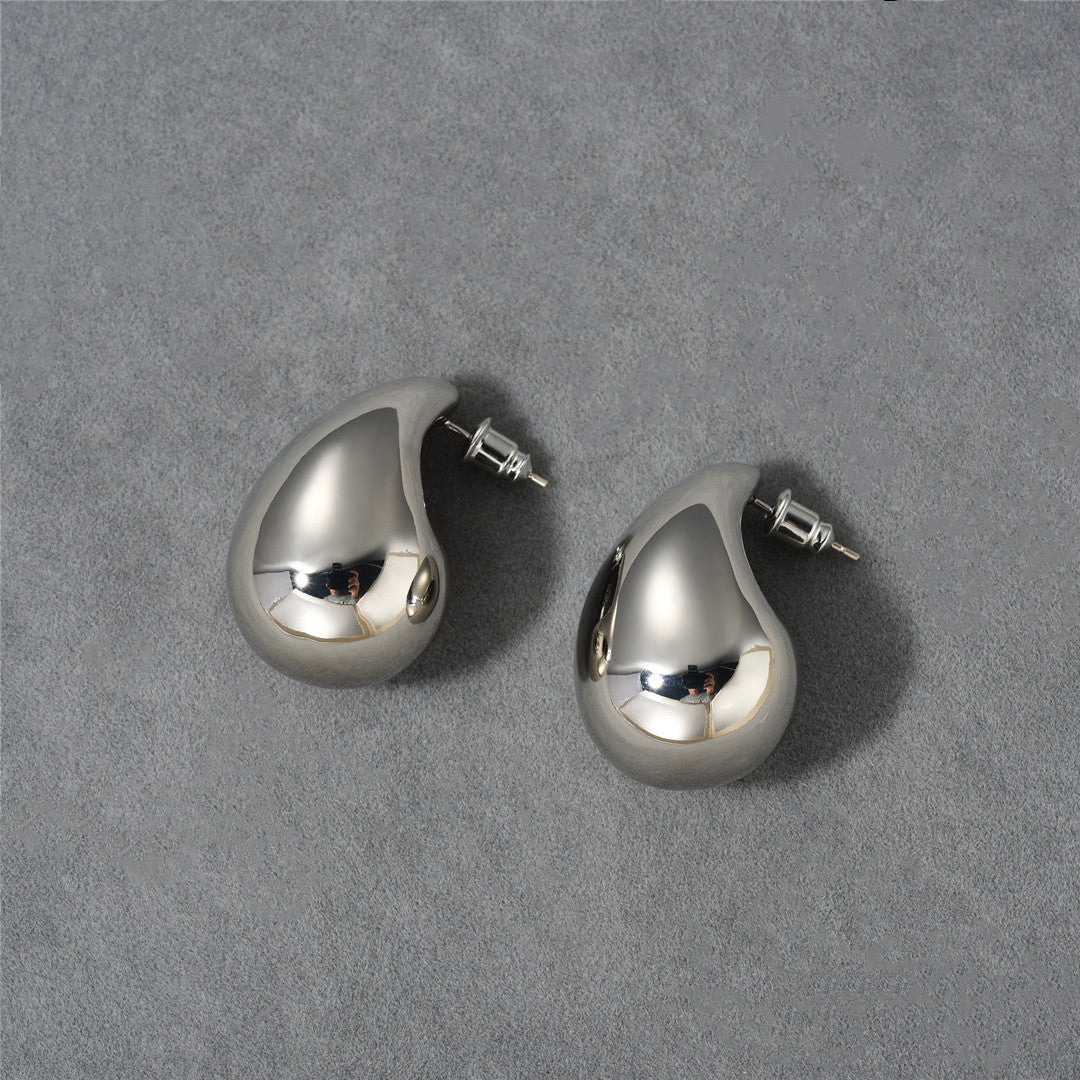 Minimal Sculptural C-Shape Teardrop Stud Earrings