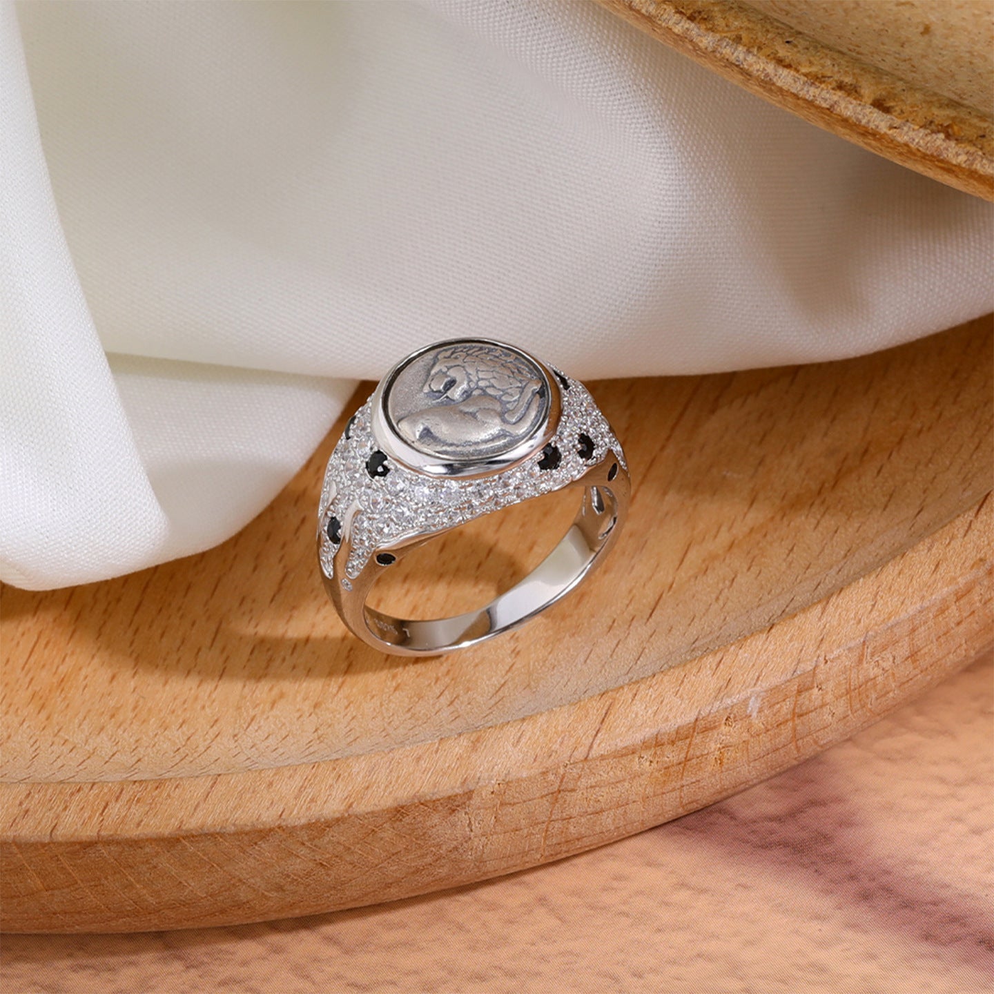 Pavé Lion Coin Statement Ring - side view | Floysun