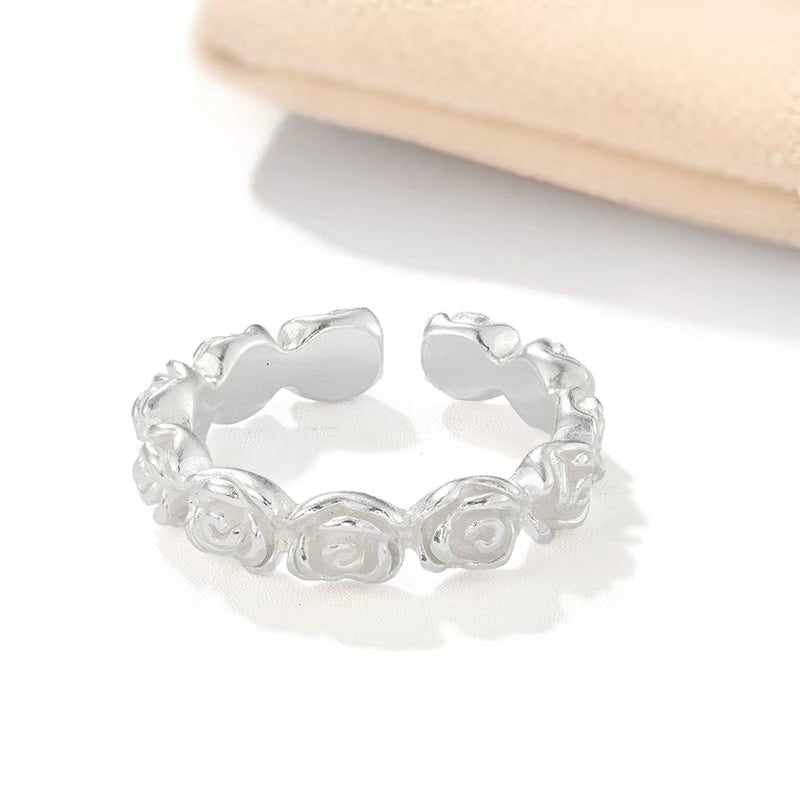 Sculpted Rose Garland Adjustable Ring - scale view | Floysun