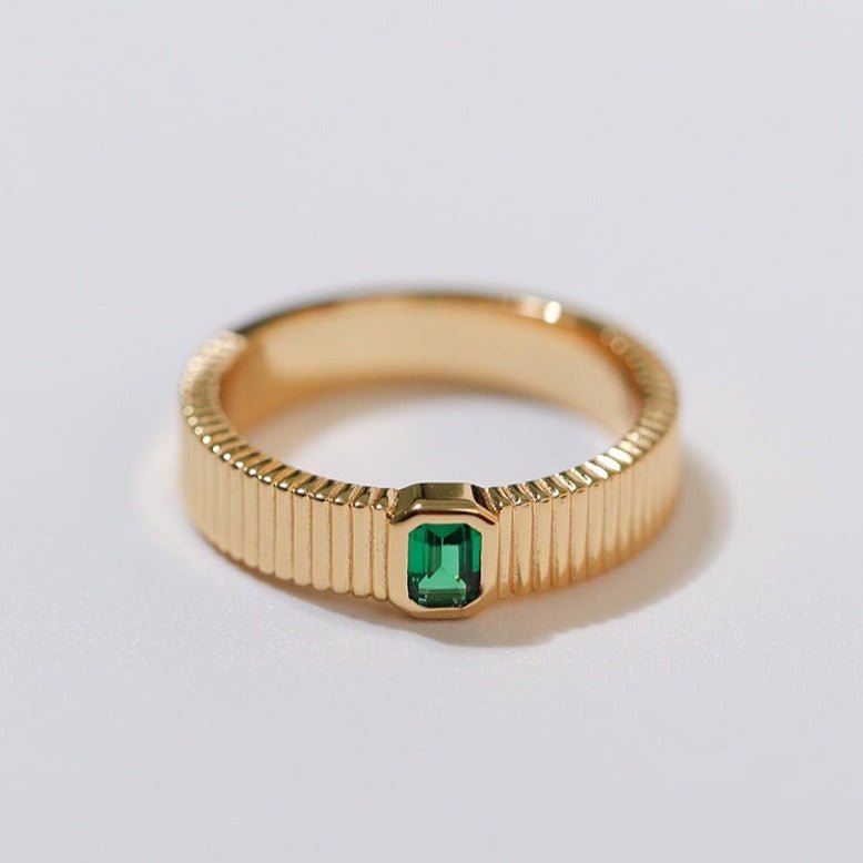 Accordion Style Vintage Octagonal Emerald Ring in Deep Green - floysun