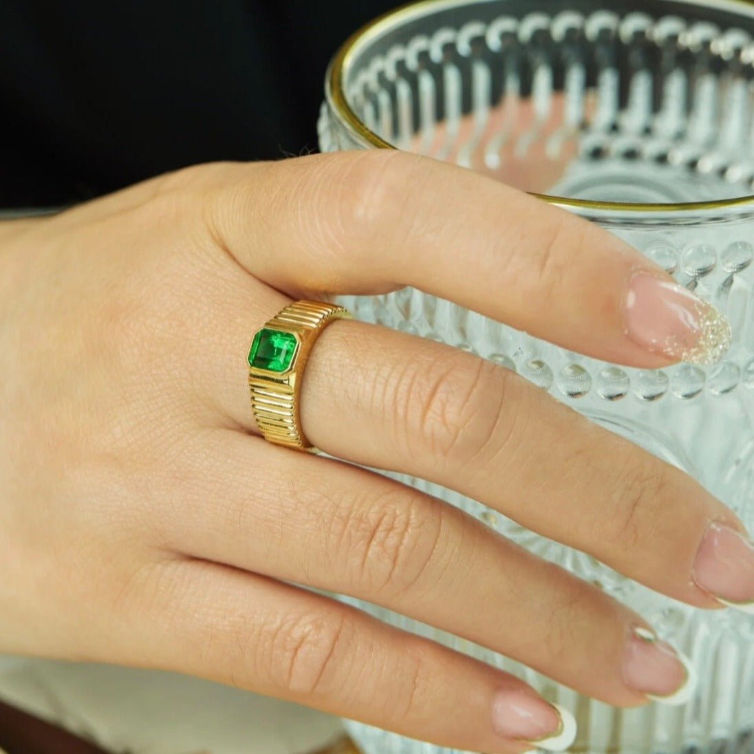 Accordion Style Vintage Octagonal Emerald Ring in Deep Green - floysun