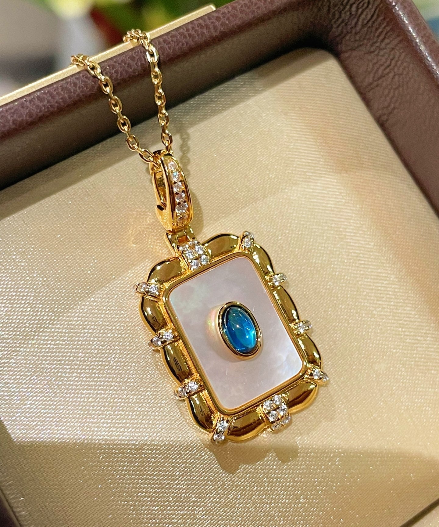 Aquamarine & Mother - of - Pearl Oval Necklace - floysun