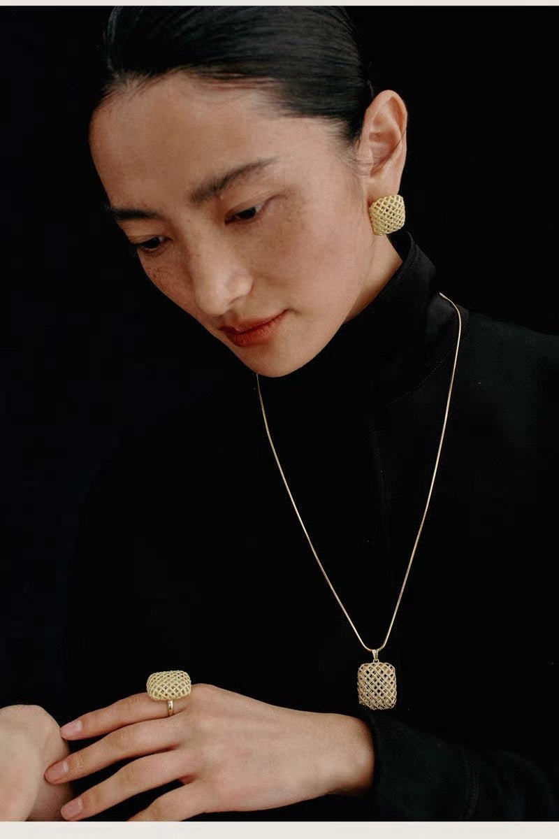 Architectural Lattice Geometric Pendant Necklace - Modern Minimalist Grid Medallion Long Chain - floysun