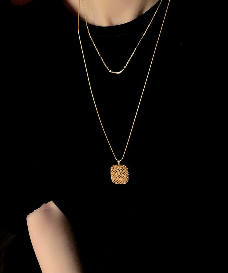 Architectural Lattice Geometric Pendant Necklace - Modern Minimalist Grid Medallion Long Chain - floysun