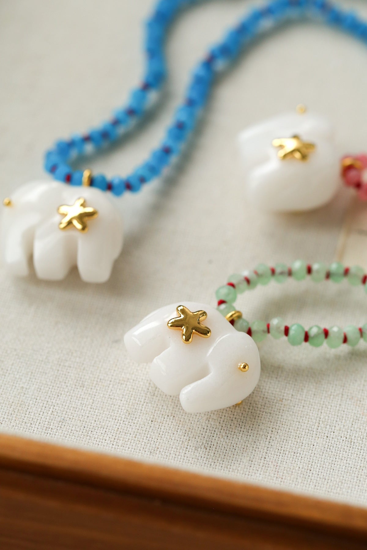 Auspicious Elephant Collection White Jade Carved Elephant Pendant Beaded Necklace - floysun