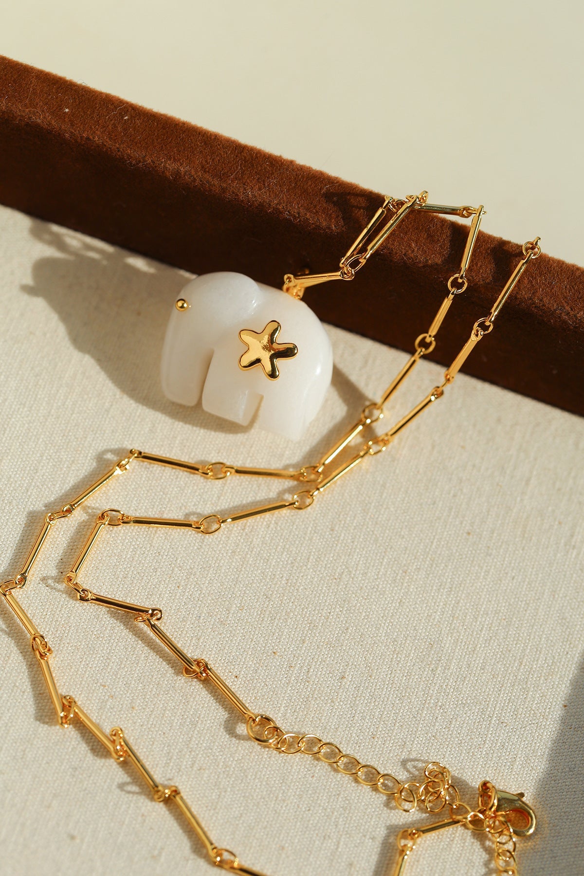 Auspicious Elephant Collection White Jade Elephant Pendant Chian Necklace - floysun