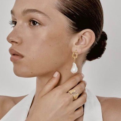 Baroque Pearl Molten Texture Hoop Earrings - floysun