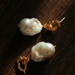Baroque Pearl Molten Texture Hoop Earrings - floysun