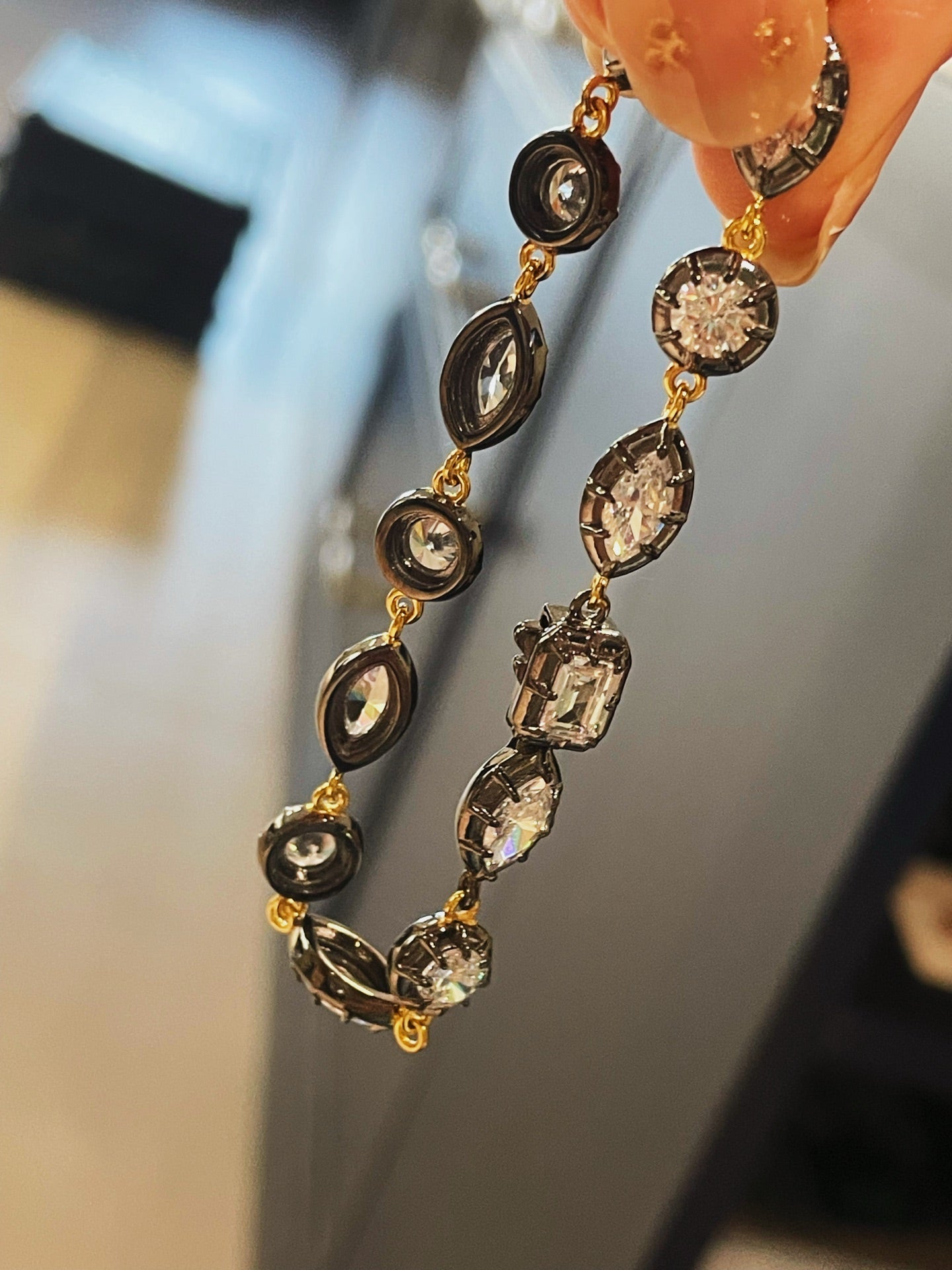 Black Gold Irregular Marquise Diamond Bracelet with Invisible K Gold Clasp - floysun