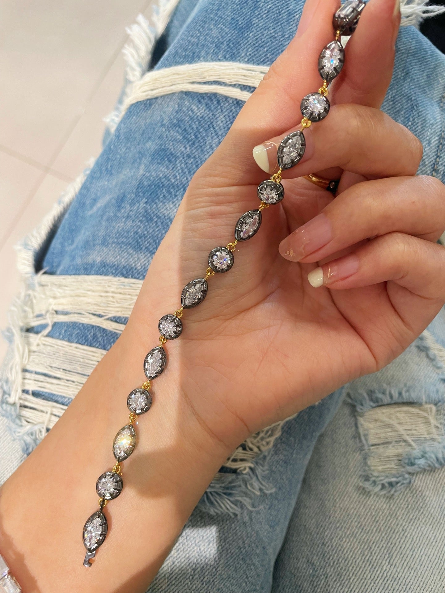 Black Gold Irregular Marquise Diamond Bracelet with Invisible K Gold Clasp - floysun