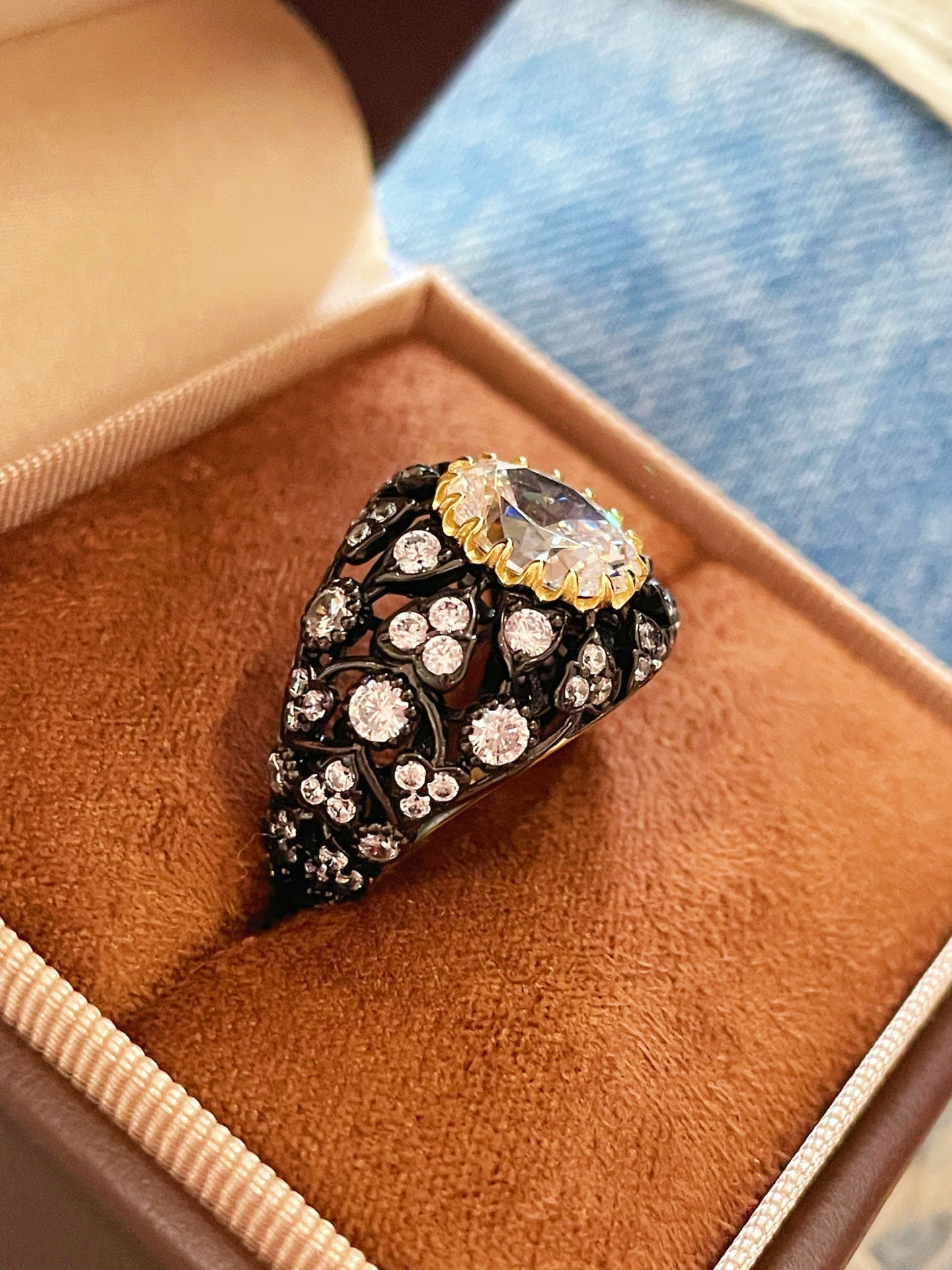 Black Gold Laurel Egg - Cut Statement Ring - floysun