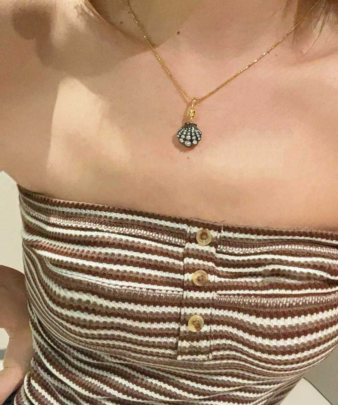 Black Gold Shell Necklace with Gradient Lab - Grown Diamonds - floysun