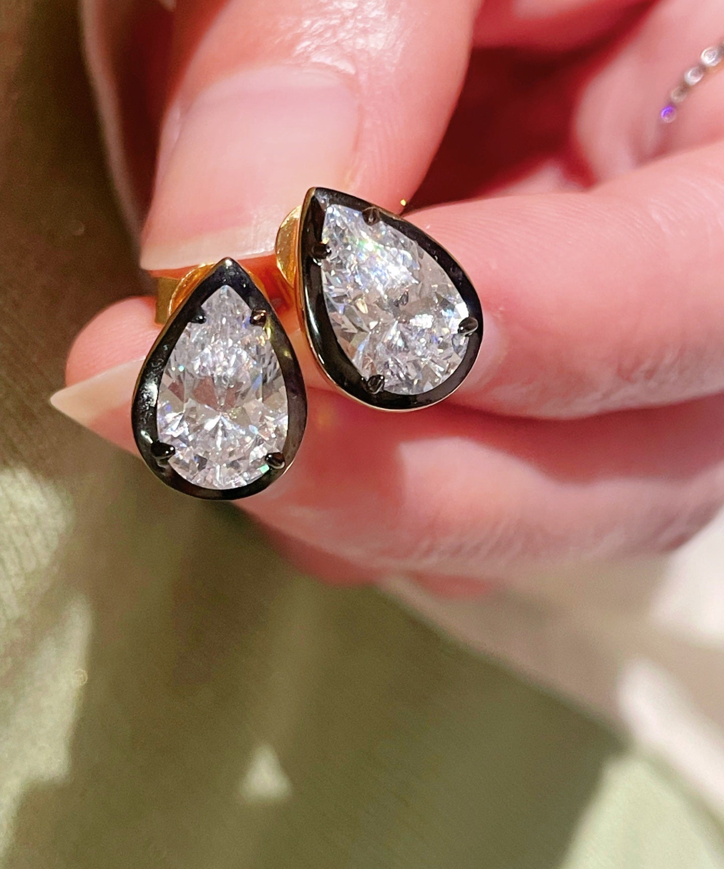 Black Gold Teardrop Lab - Diamond Stud Earrings - floysun