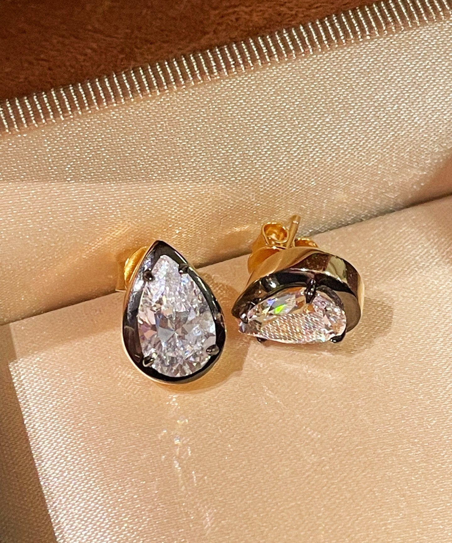 Black Gold Teardrop Lab - Diamond Stud Earrings - floysun