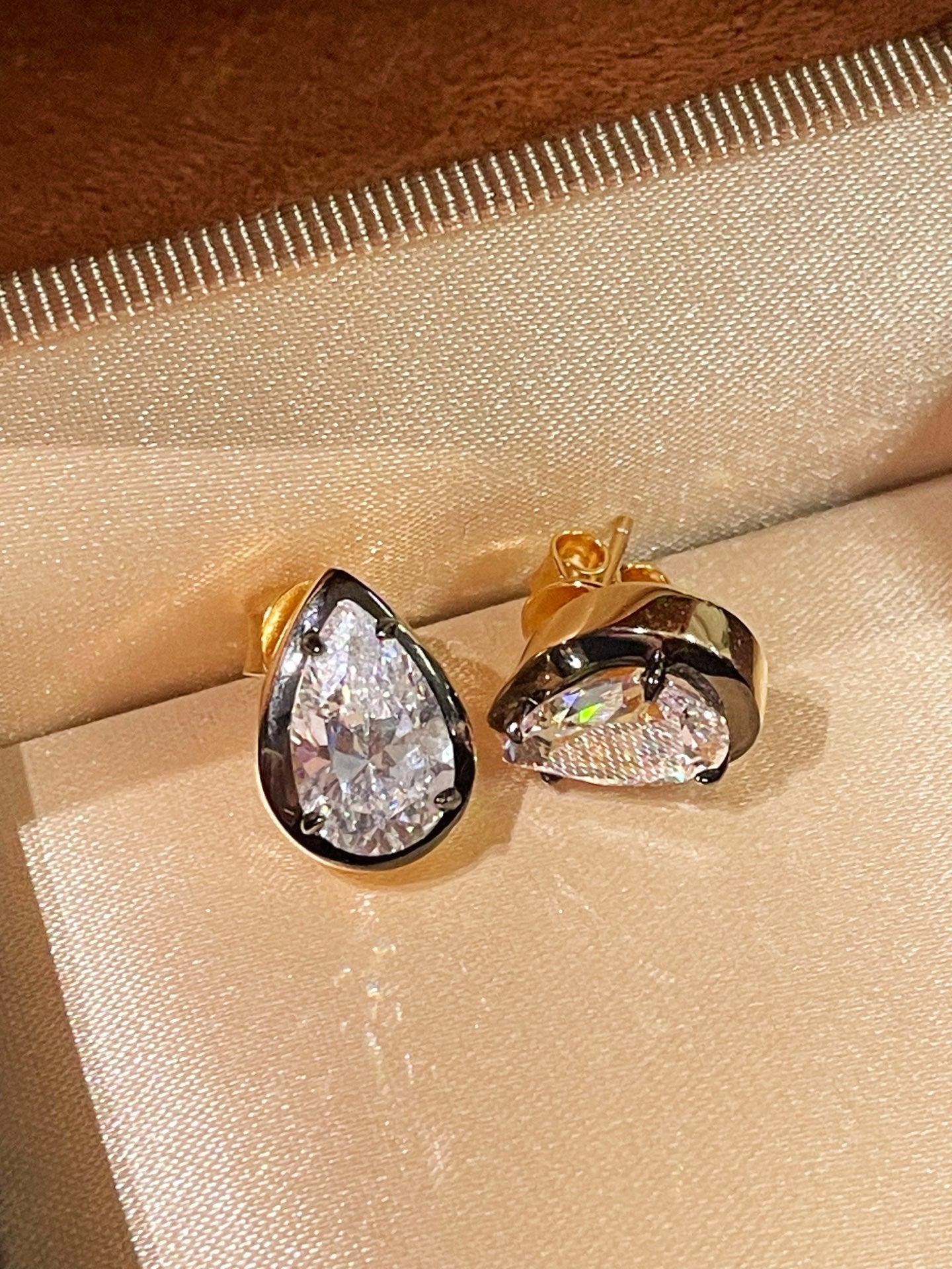 Black Gold Teardrop Lab - Diamond Stud Earrings - floysun
