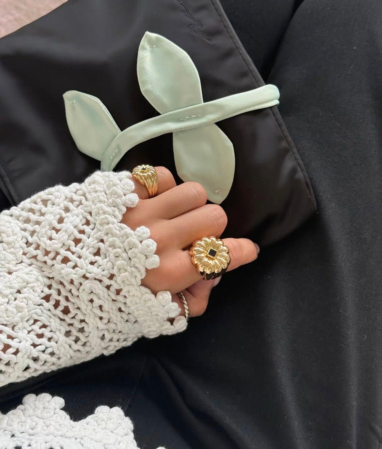 Blue Veined Stone Floral Pinky Ring - floysun