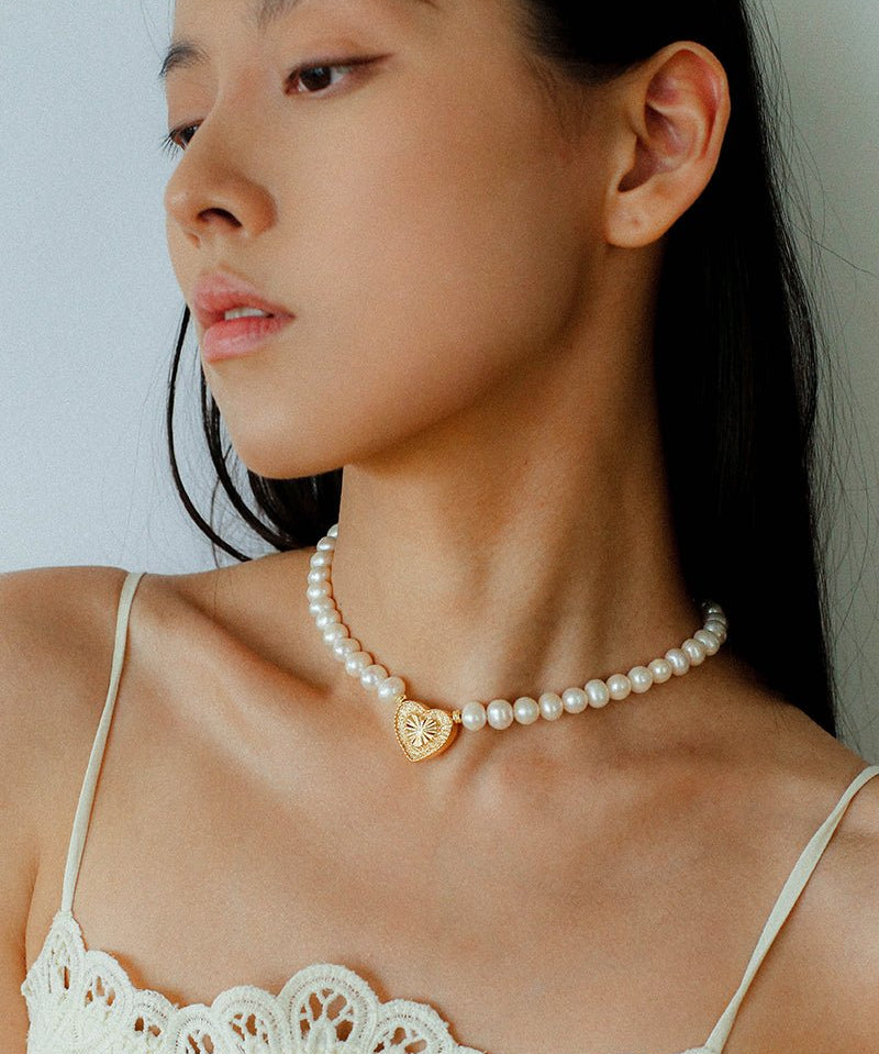Boho Chic Pearl Necklace with Vintage Heart Pendant – Soft Glow Elegance - floysun