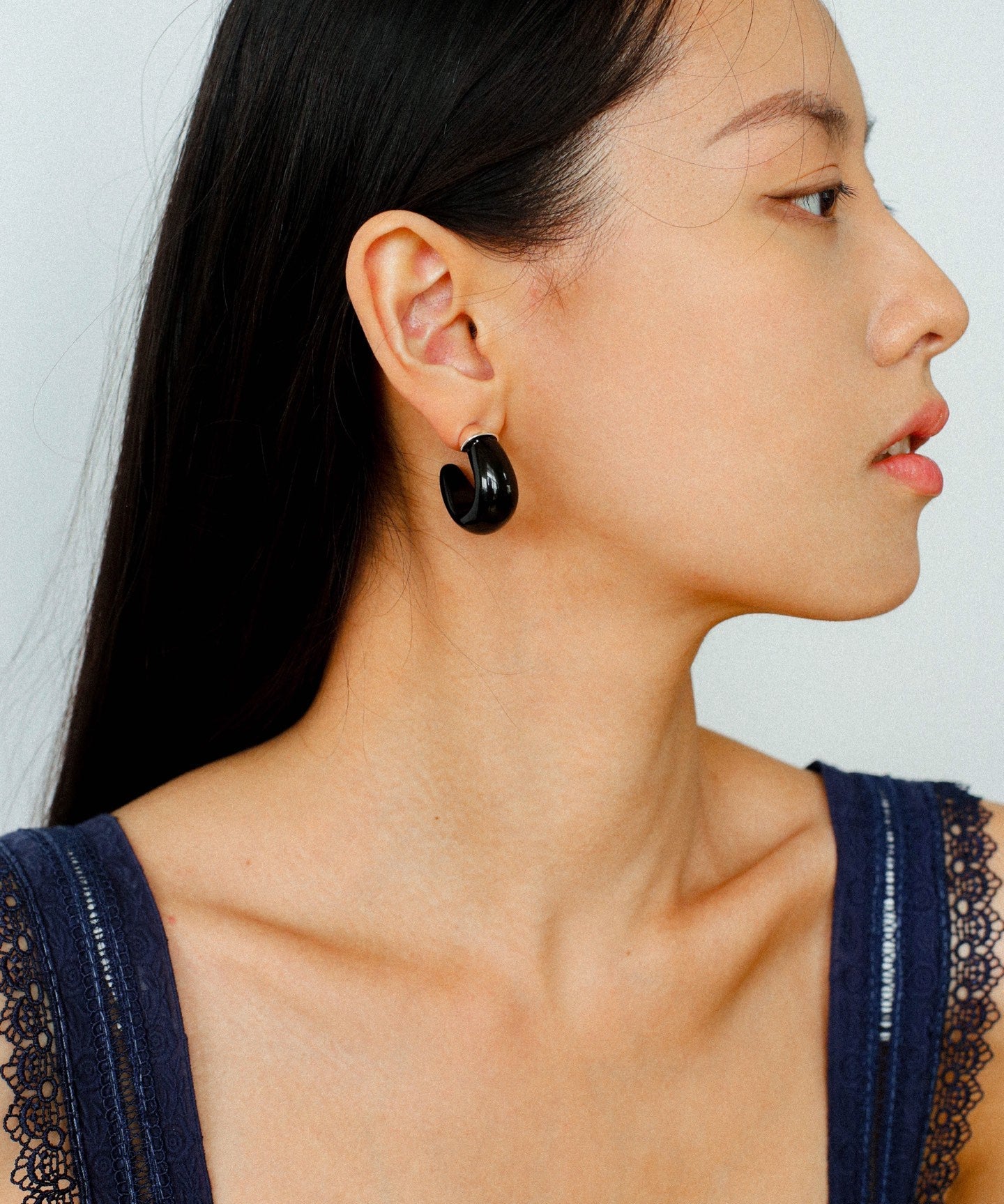 Bold Arc – Natural Stone C - Hoop Earrings in Black Onyx, Tiger’s Eye & Red Stone - floysun