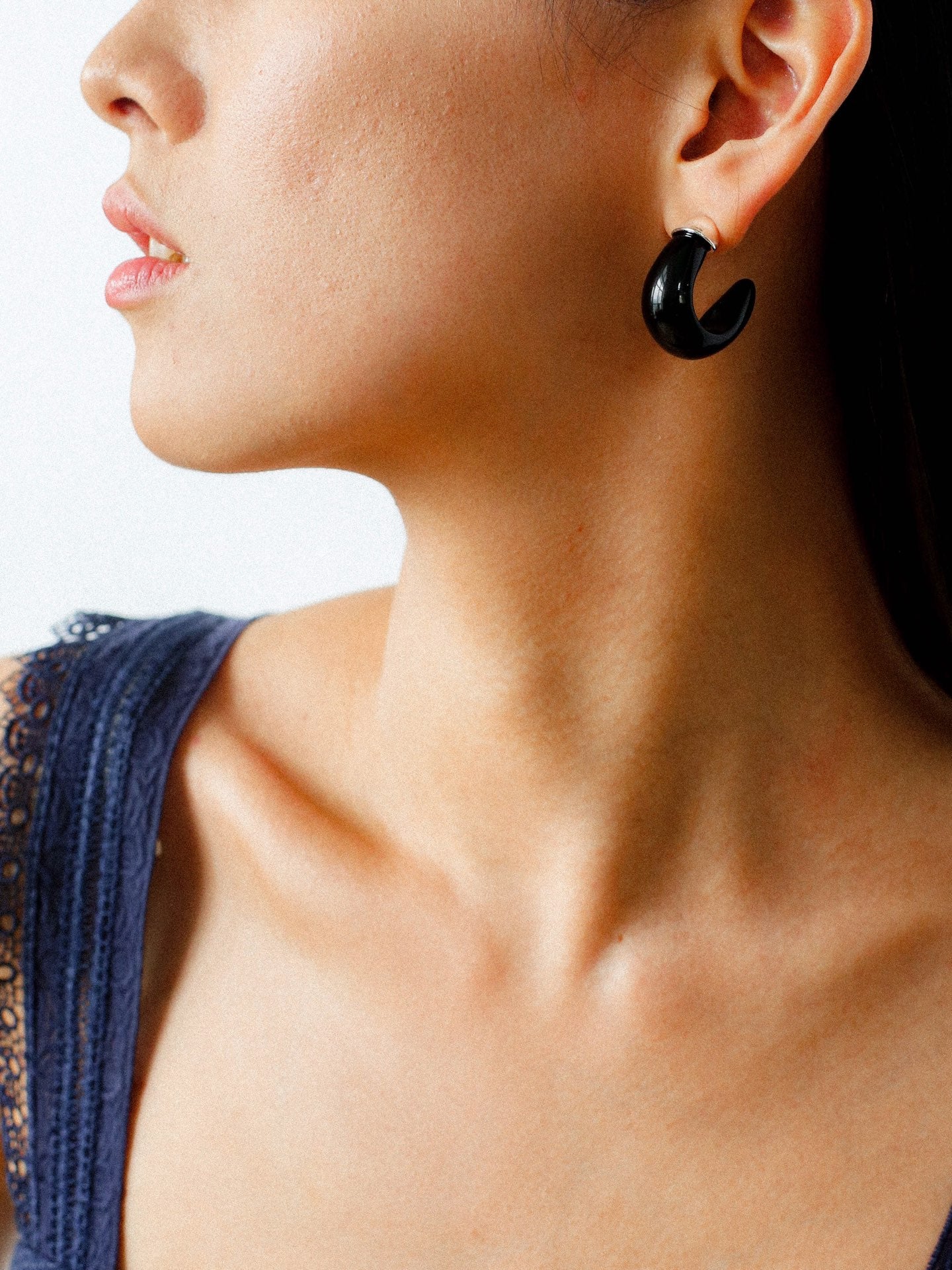 Bold Arc – Natural Stone C - Hoop Earrings in Black Onyx, Tiger’s Eye & Red Stone - floysun