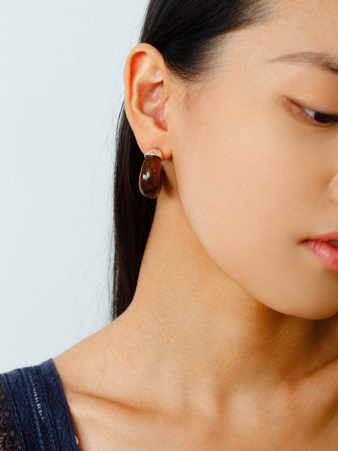 Bold Arc – Natural Stone C - Hoop Earrings in Black Onyx, Tiger’s Eye & Red Stone - floysun