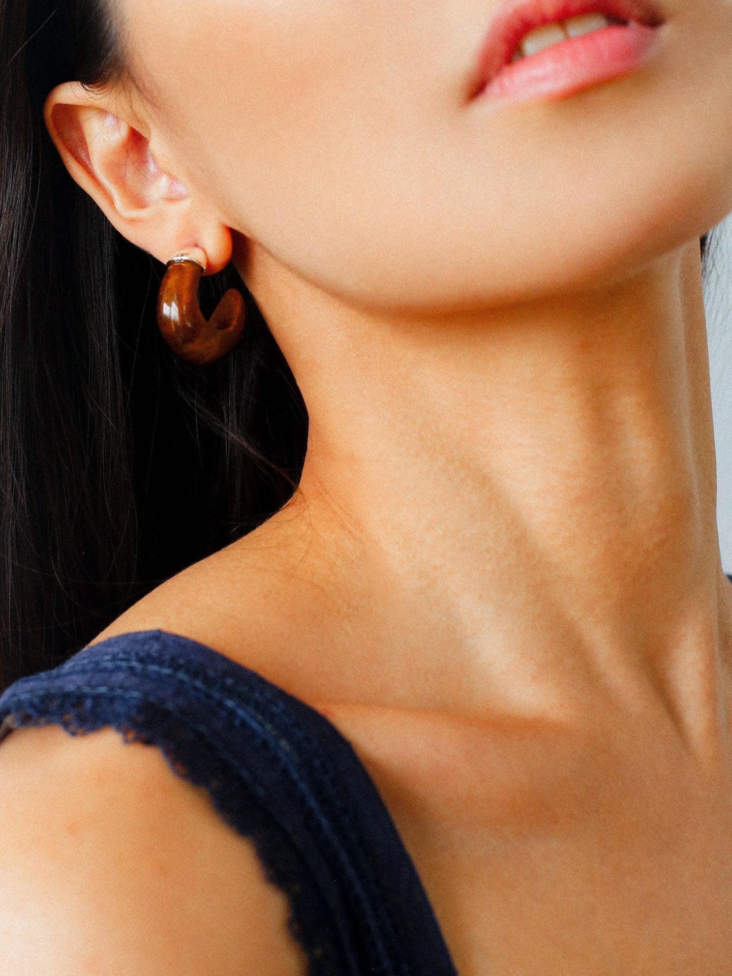 Bold Arc – Natural Stone C - Hoop Earrings in Black Onyx, Tiger’s Eye & Red Stone - floysun