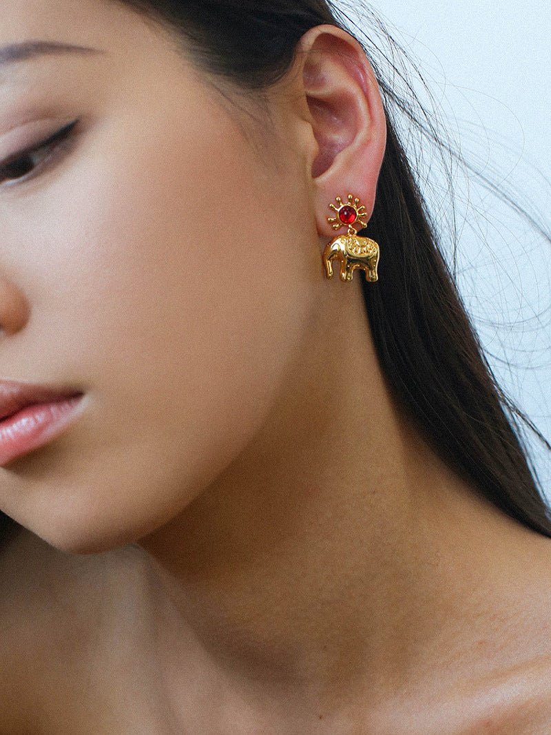 “Born to Shine” Garnet Elephant Earrings - Gold - floysun