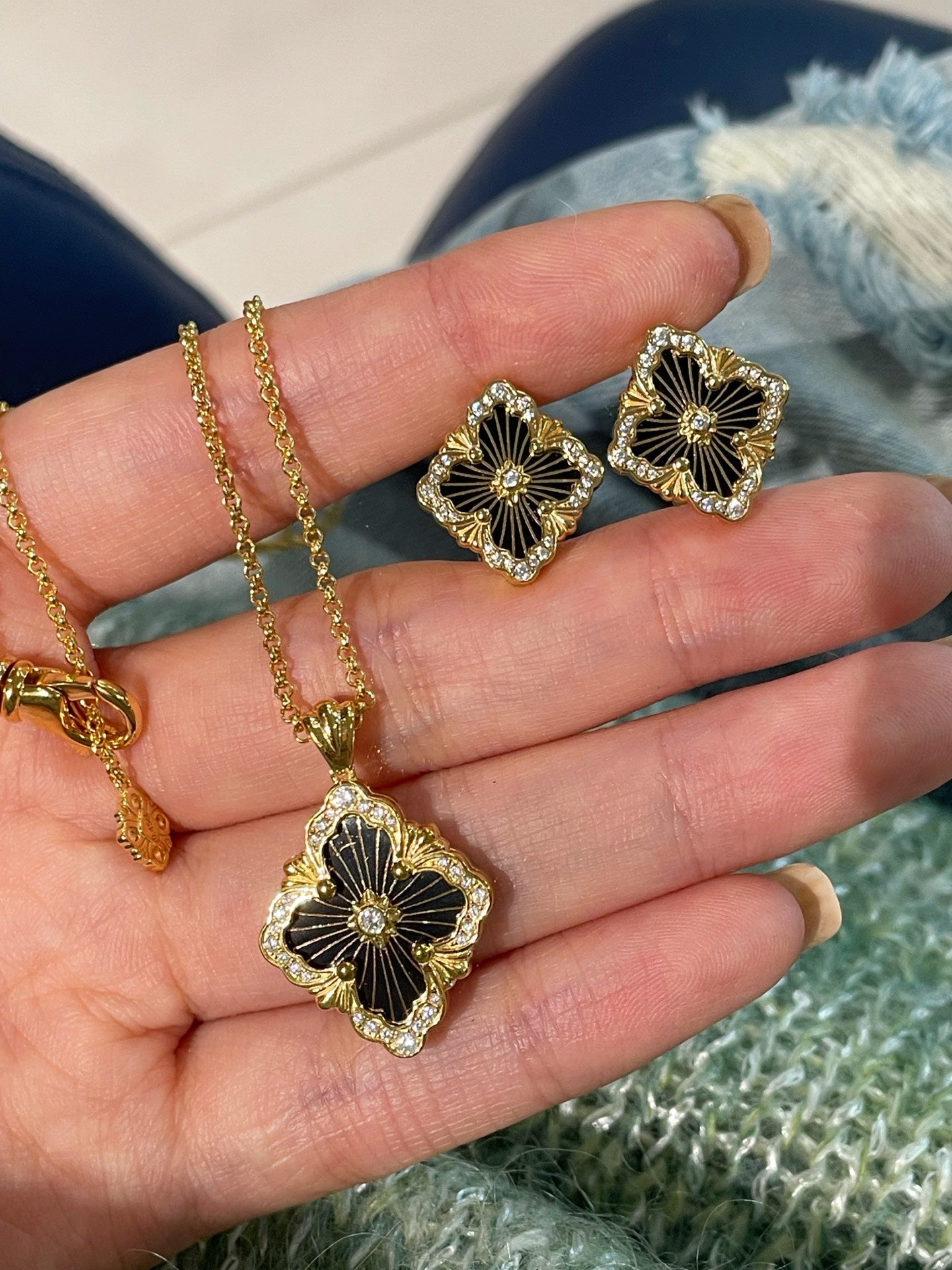 Boucheron - Inspired Four - Leaf Clover Necklaces – Red Carnelian / Black Onyx / Green Onyx / Blue Chalcedony - floysun