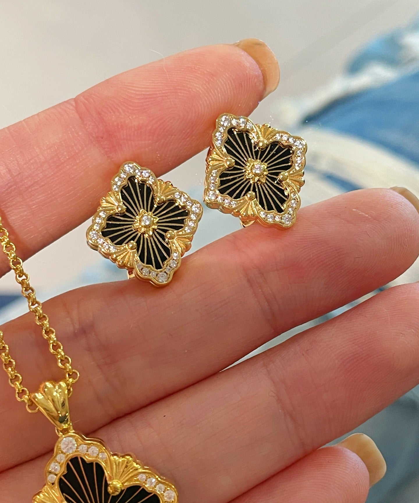 Boucheron - Inspired Four - Leaf Clover Stud Earrings – Black Onyx - floysun