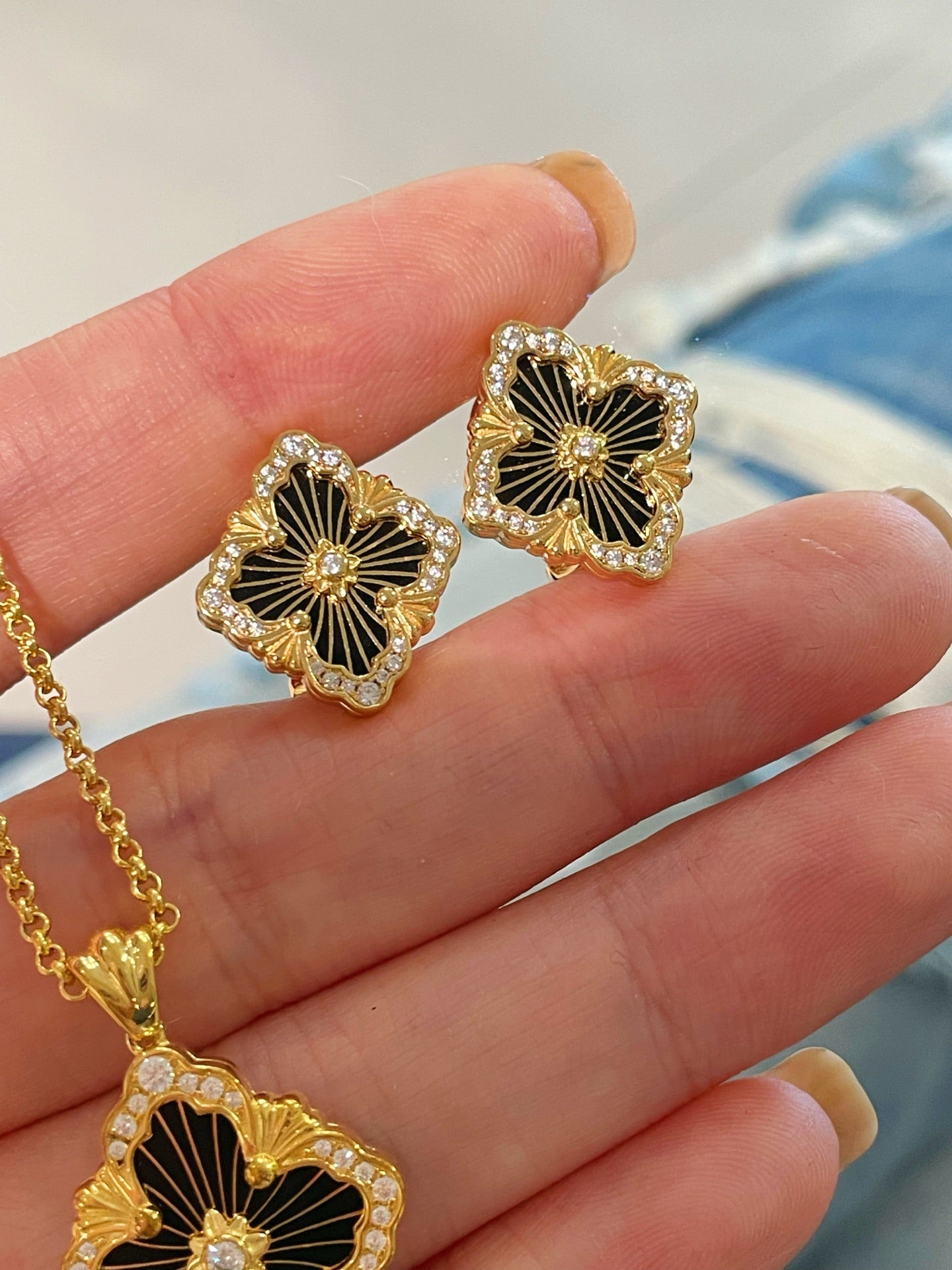 Boucheron - Inspired Four - Leaf Clover Stud Earrings – Black Onyx - floysun