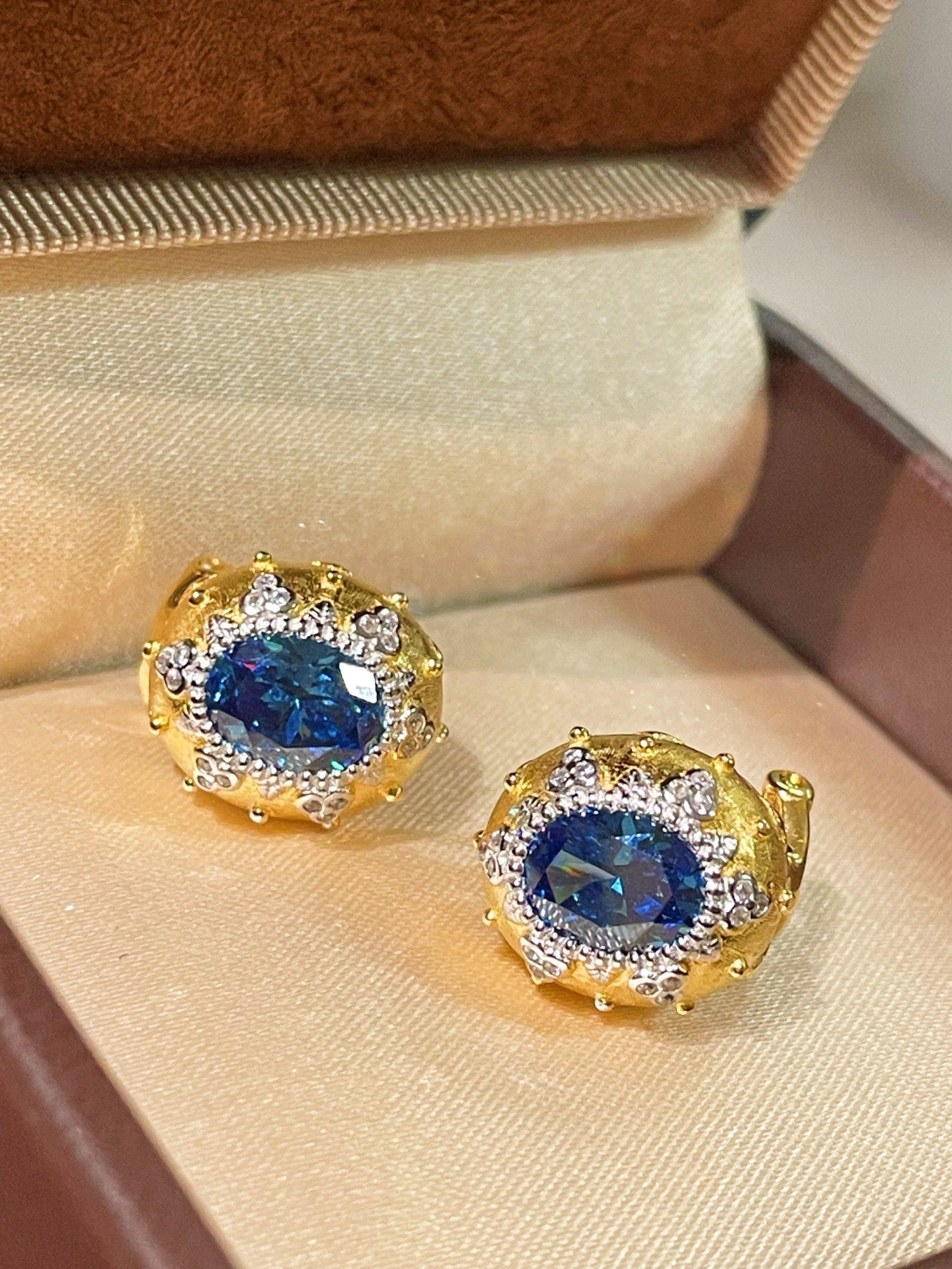 Brushed Blue Sapphire Hexa - Star Earrings - floysun