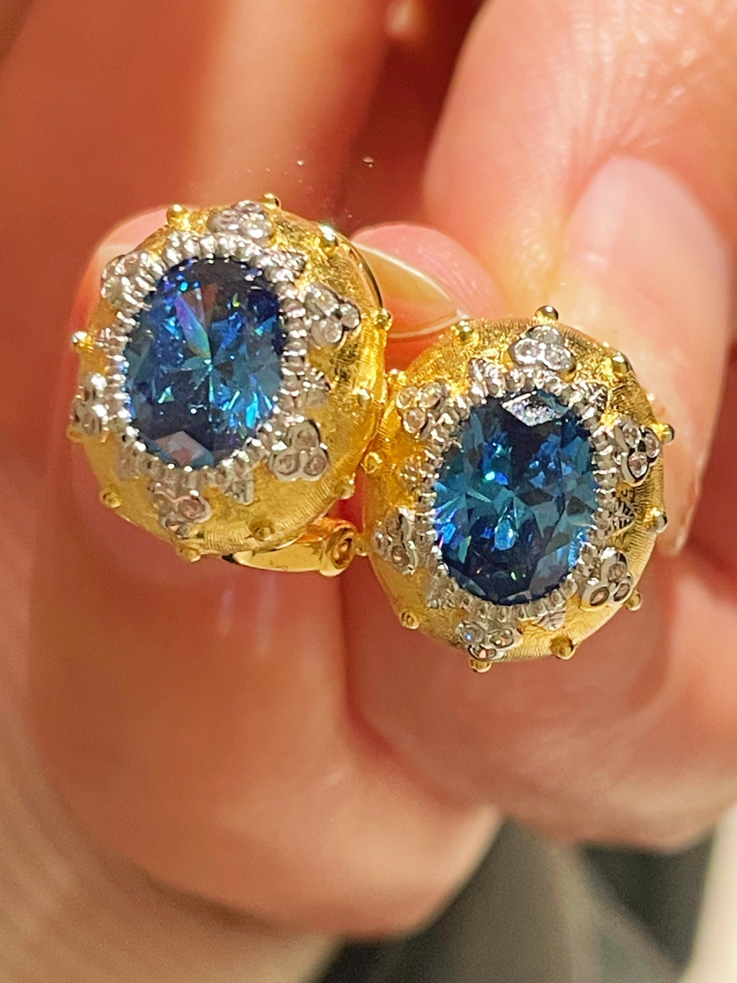 Brushed Blue Sapphire Hexa - Star Earrings - floysun