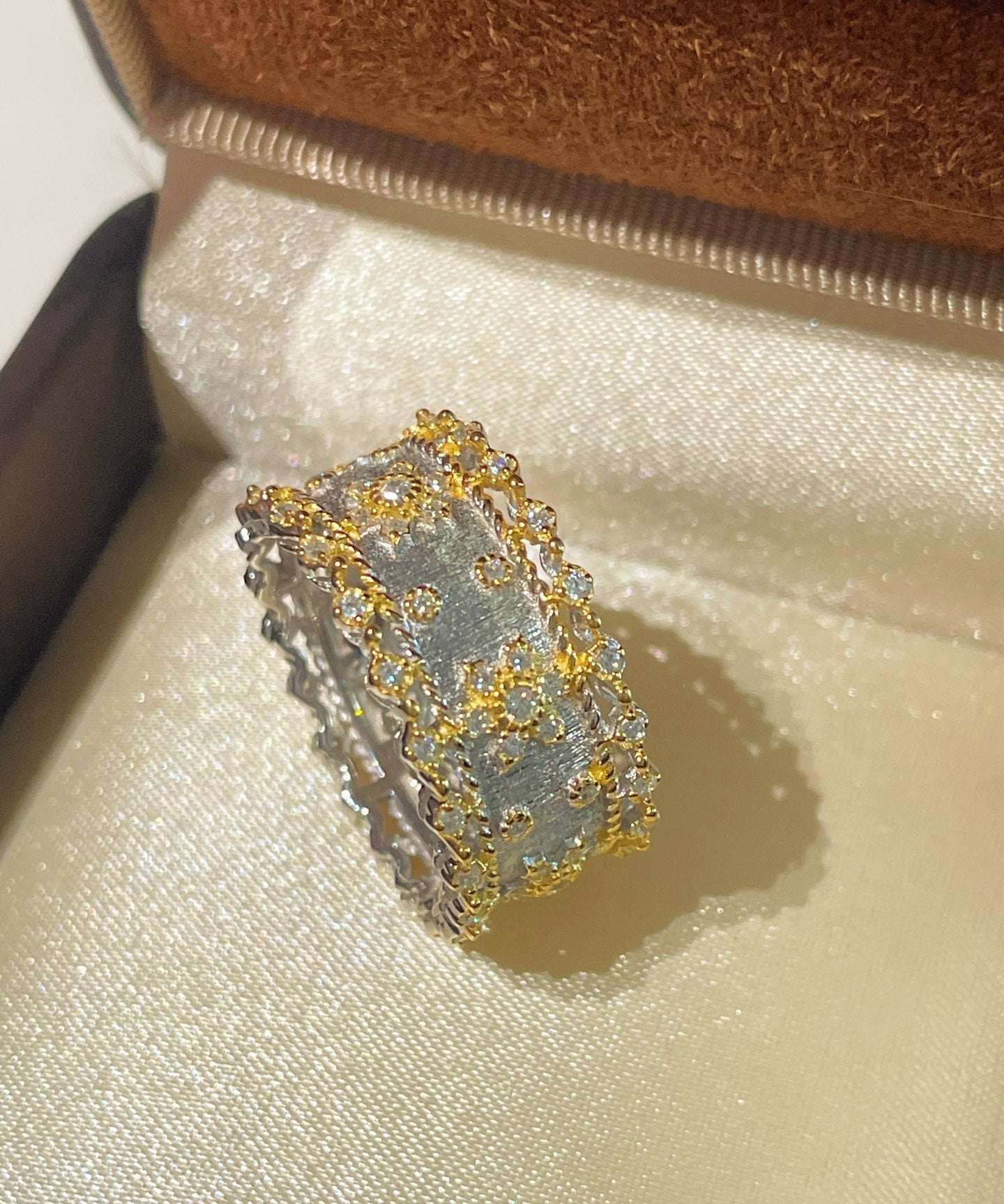 Brushed Dual - Tone North Star Wide Band Ring - floysun
