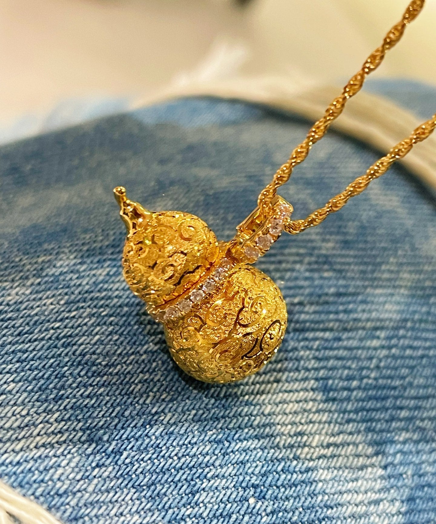 Brushed Filigree Gourd Pendant Necklace - floysun