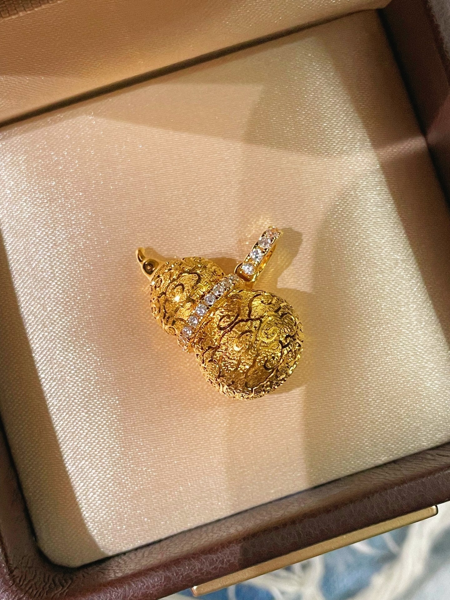 Brushed Filigree Gourd Pendant Necklace - floysun