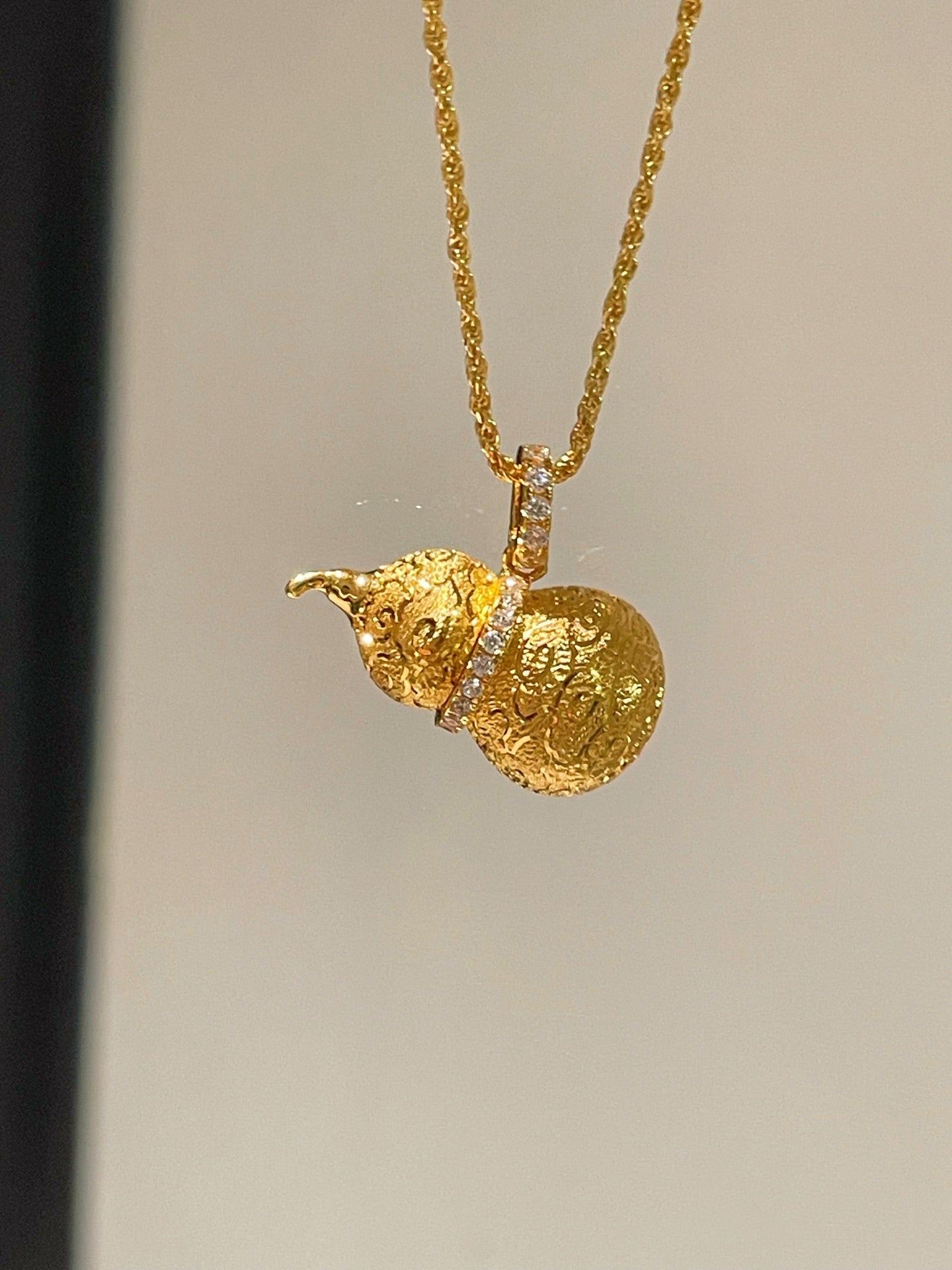 Brushed Filigree Gourd Pendant Necklace - floysun