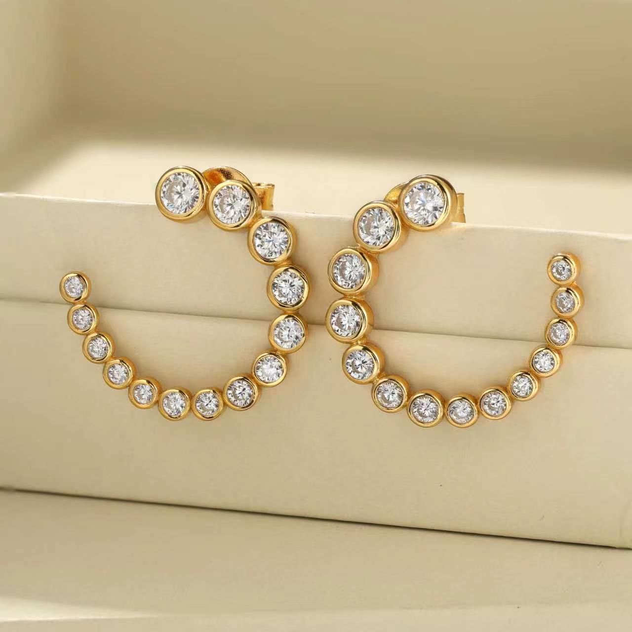 Bubble C-Shaped Gradient CZ Open Hoop Stud Earrings - floysun