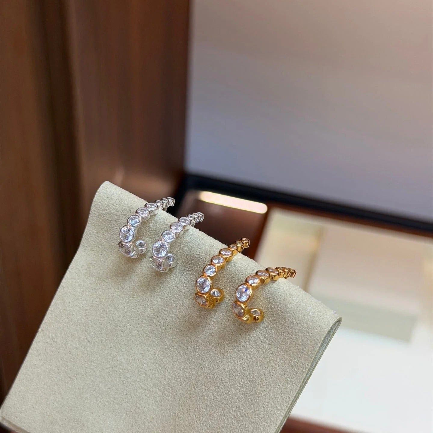 Bubble Graduated J-Curve Earrings - floysun