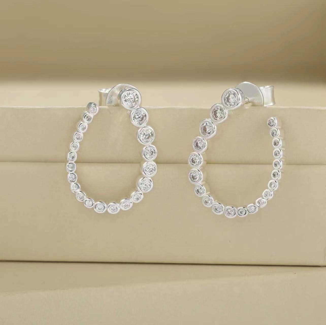 Bubble U-Shaped Gradient CZ Hoop Stud Earrings - floysun
