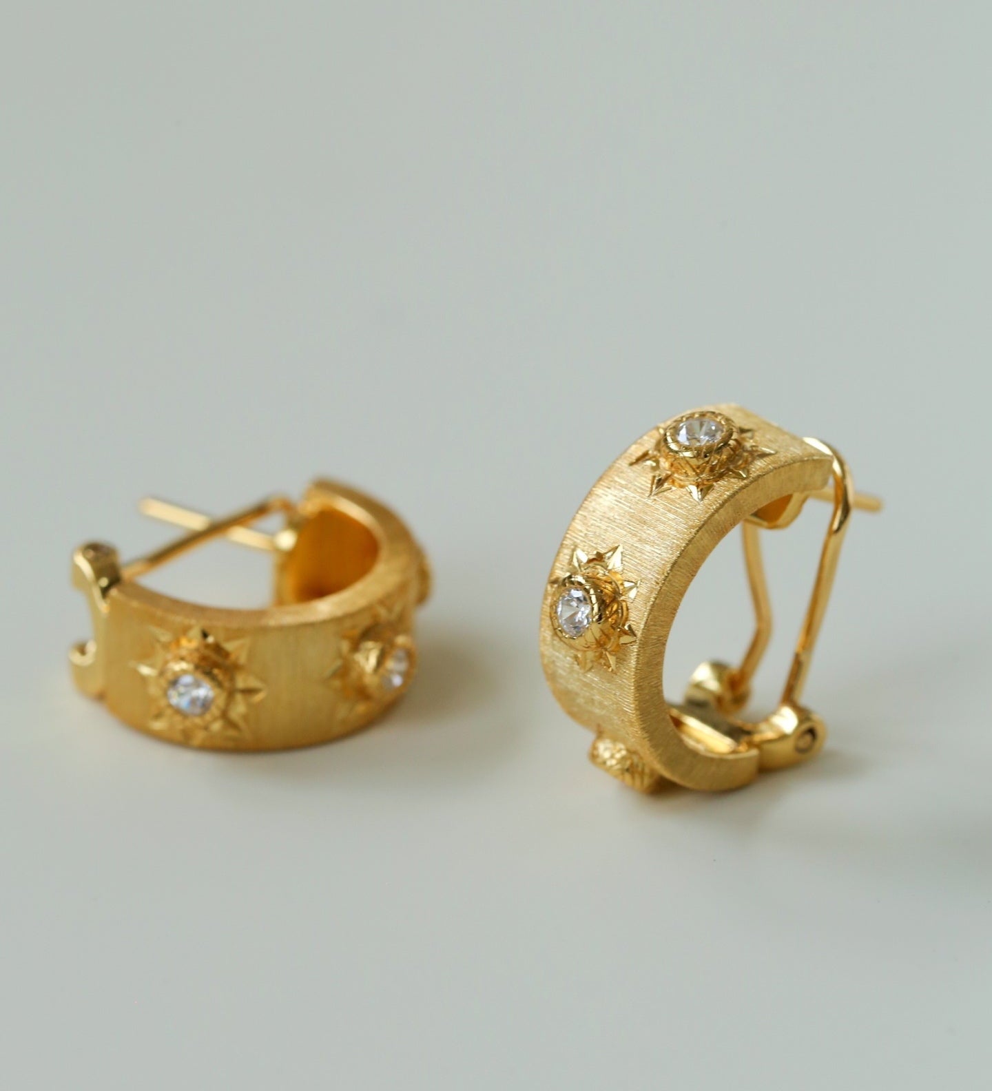Buccellati - Style Satin Finish Hoop Earrings - floysun